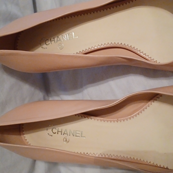 Chanel - Picture 2 of 5